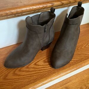 Torrid- size 8.5 wide women Ankle boots - NWOB- Brown